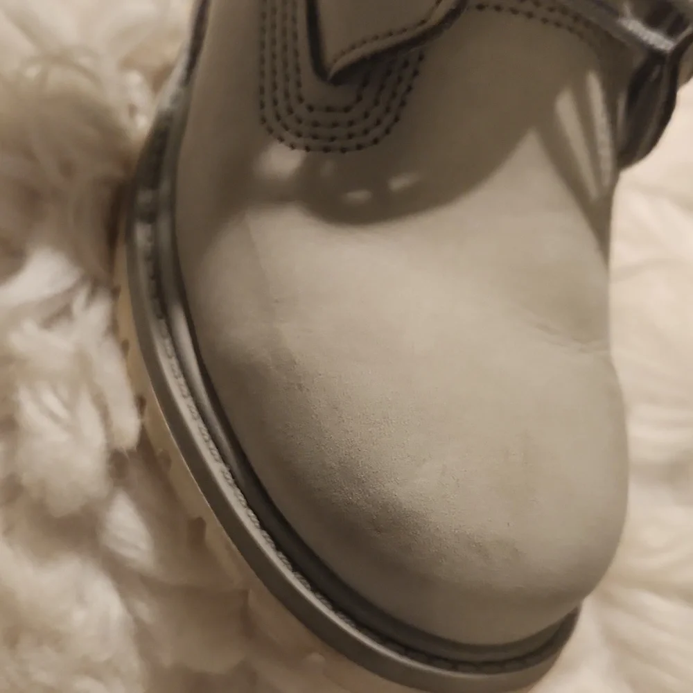 Timberland 6" Boots Womens (8) - Picture 13 of 14